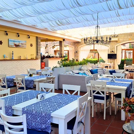 Attractive Studio-apartment In Sunny Cascadas Family דירה סאני ביץ'