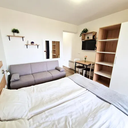 Attractive Studio-apartment In Sunny Cascadas Family 아파트 *