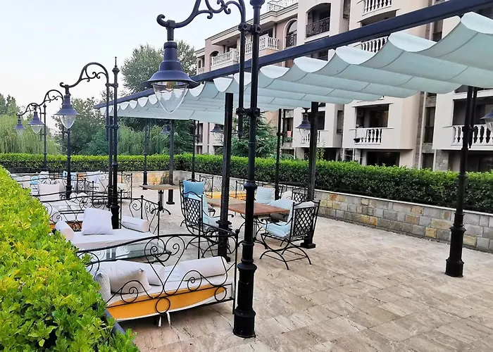 Attractive Studio-apartment In Sunny Cascadas Family Apartament