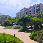 Attractive Studio-apartment In Sunny Cascadas Family Apartment